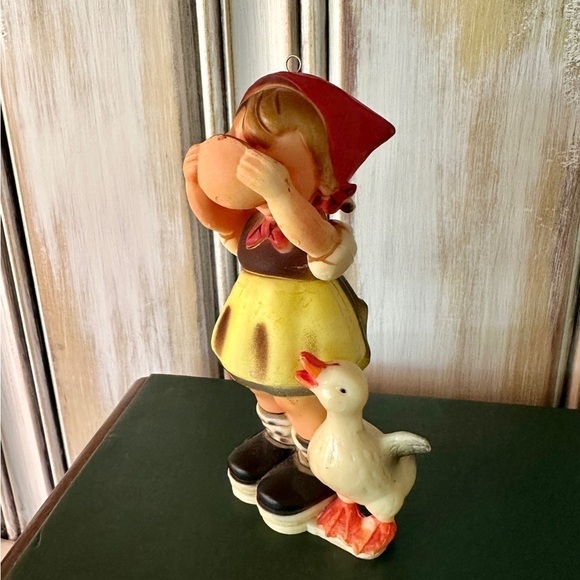 VINTAGE, KURT S ADLER, COLORFUL, PLASTIC HUMMEL LIKE CHRISTMAS ORNAMENT. 4 1/4”H - Picture 3 of 9